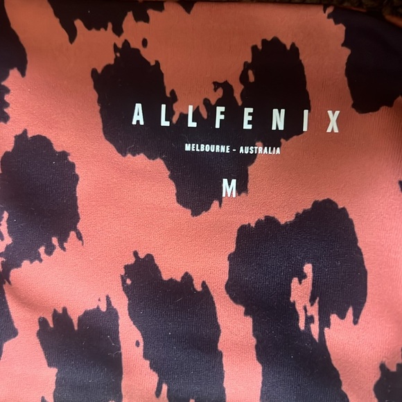 AllFenix Cheeta Square Neck Sports Bra Sz M - Picture 5 of 5